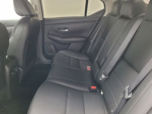 Used 2021 Nissan Sentra SR w/ SR Premium Package image 18