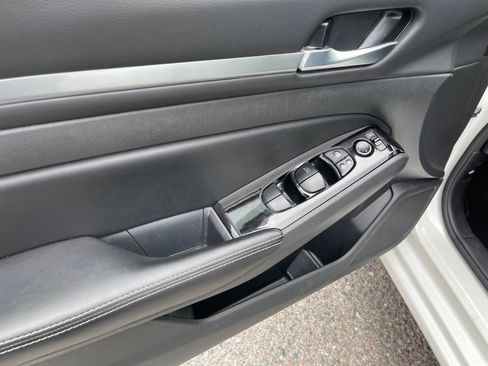 Used 2023 Nissan Altima 2.5 SV image 14