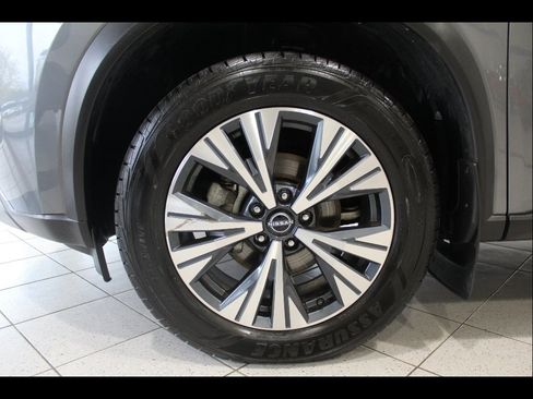 Used 2023 Nissan Rogue SV w/ SV Premium Package AWD/4WD image 9