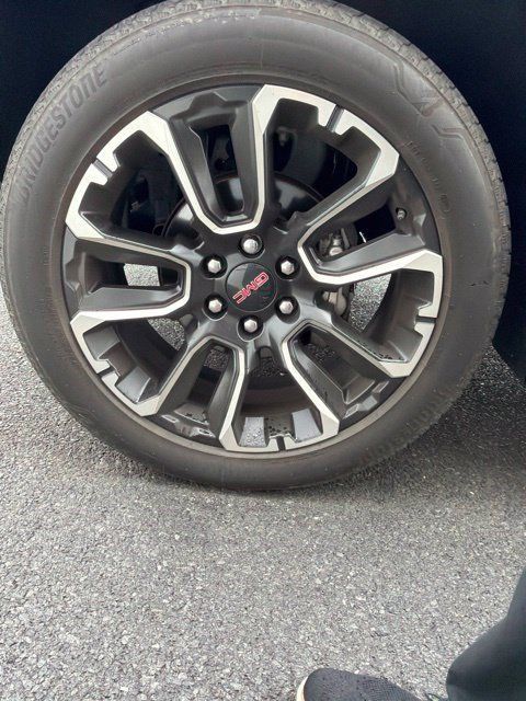 Used 2023 GMC Canyon Denali AWD/4WD image 5