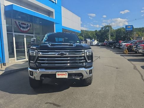 Used 2024 Chevrolet Silverado 3500 LTZ w/ LTZ Premium Package AWD/4WD image 11
