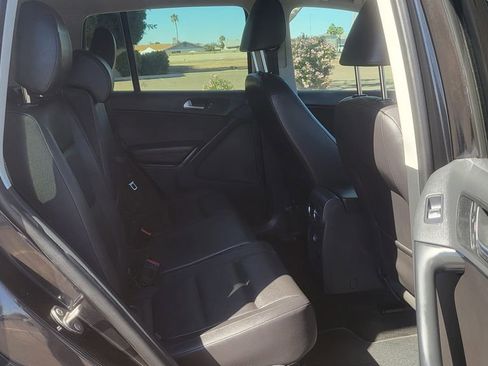 Used 2016 Volkswagen Tiguan S image 18