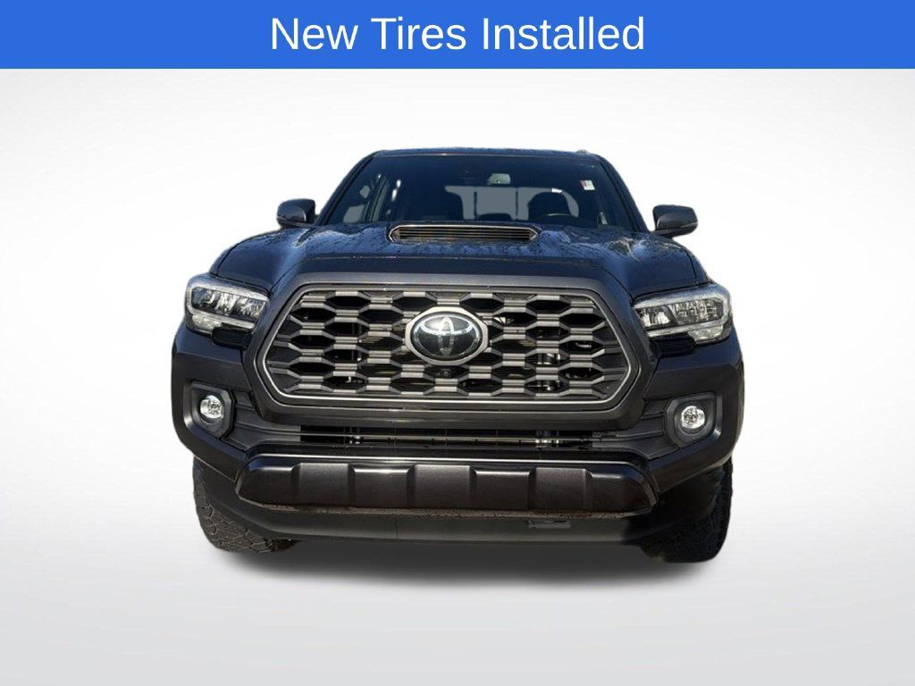 Used 2023 Toyota Tacoma TRD Sport w/ Advanced Technology Package AWD/4WD image 2
