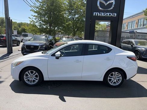 Used 2016 Scion iA FWD image 5