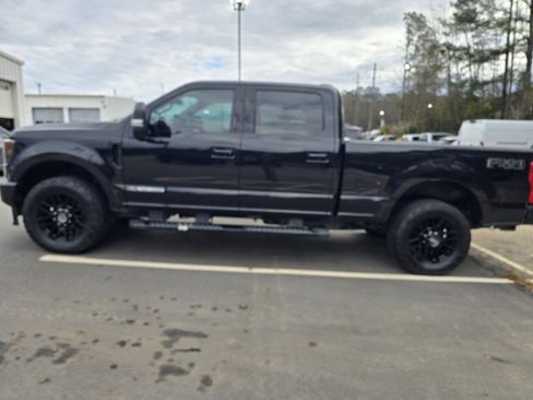 Used 2020 Ford F250 Lariat image 2