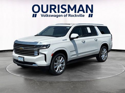 Used 2024 Chevrolet Suburban High Country w/ Premium Package AWD/4WD image 2