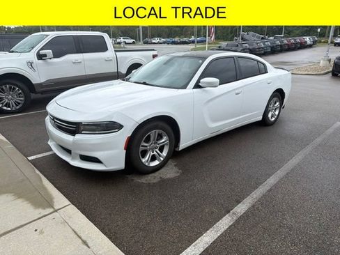 Used 2016 Dodge Charger SE w/ Popular Equipment Group RWD image 3