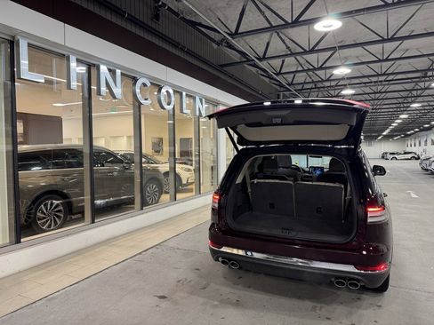 Used 2022 Lincoln Aviator AWD w/ Premium Package image 5