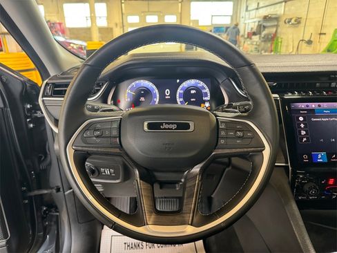 Used 2022 Jeep Grand Cherokee L Limited image 15