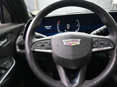 Used 2024 Cadillac XT4 Premium Luxury image 8