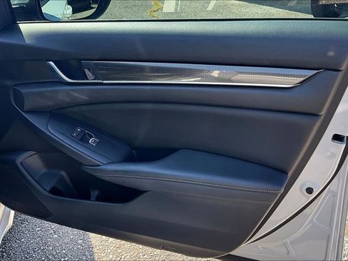 Used 2018 Honda Accord Sport image 23