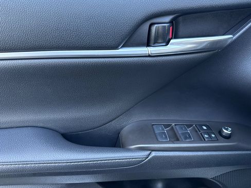 Used 2023 Toyota Camry XSE image 12