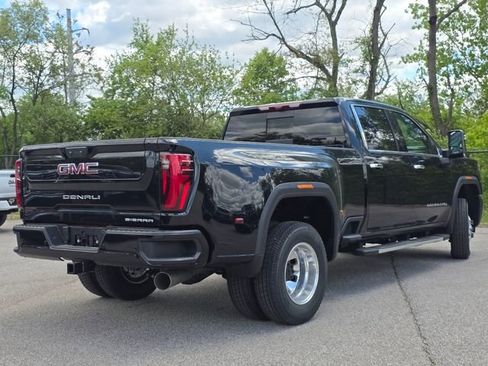 New 2026 GMC Sierra 3500 Denali w/ Denali Reserve Package AWD/4WD image 17