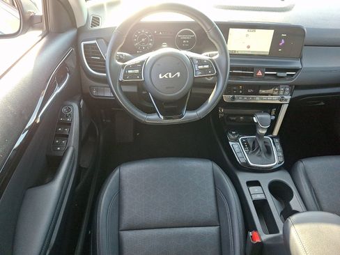 Used 2024 Kia Seltos SX w/ SX Sunroof Package AWD/4WD image 11