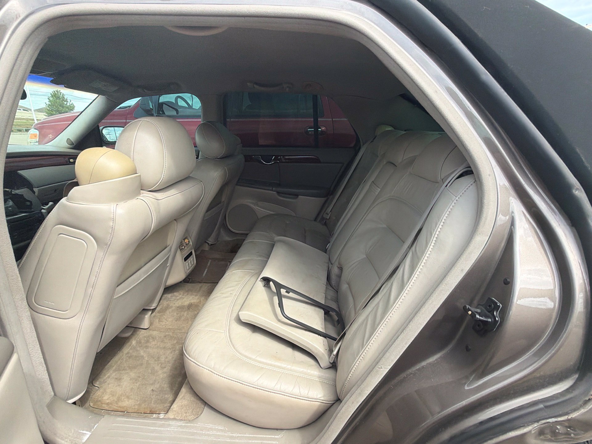 Used 2001 Cadillac De Ville w/ Comfort/Convenience Pkg FWD image 15