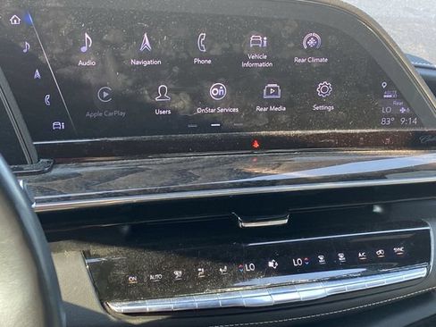 Used 2023 Cadillac Escalade Premium Luxury AWD/4WD image 31