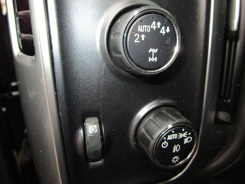 Used 2018 Chevrolet Silverado 1500 LTZ Z71 w/ Midnight Edition image 29