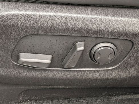 Certified 2023 Kia Carnival LX image 17