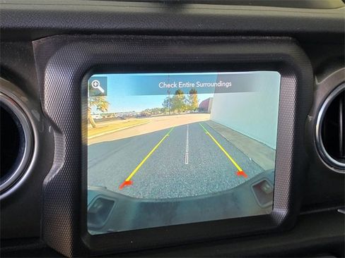 Used 2020 Jeep Gladiator Overland image 14