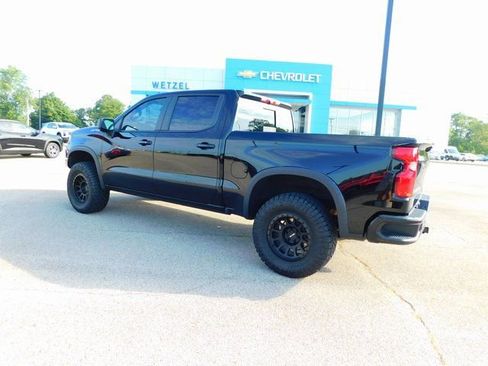 Used 2023 Chevrolet Silverado 1500 ZR2 w/ Technology Package image 9