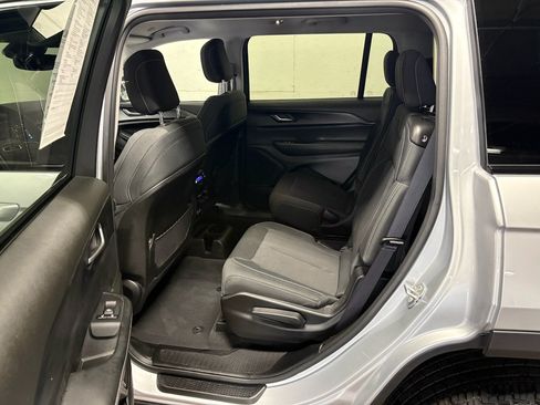 Used 2023 Jeep Grand Cherokee L Laredo w/ Luxury Tech Group I AWD/4WD image 11