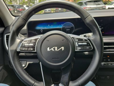 Certified 2024 Kia Seltos EX FWD image 20