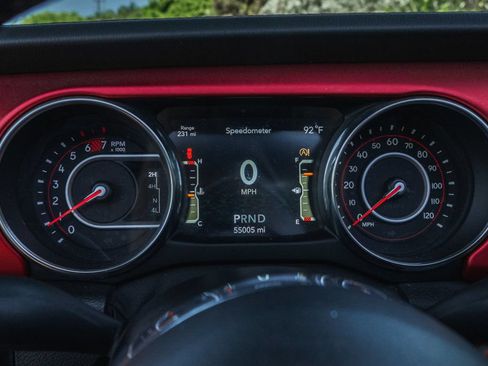 Used 2021 Jeep Wrangler Unlimited Rubicon AWD/4WD image 17