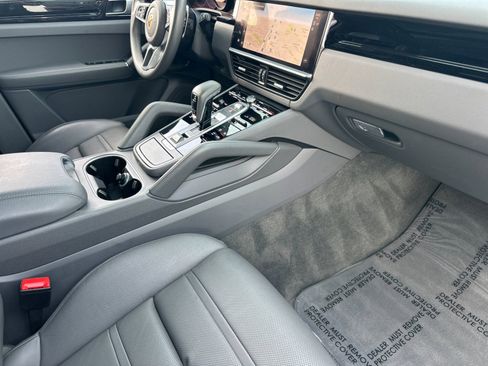 Certified 2023 Porsche Cayenne image 16