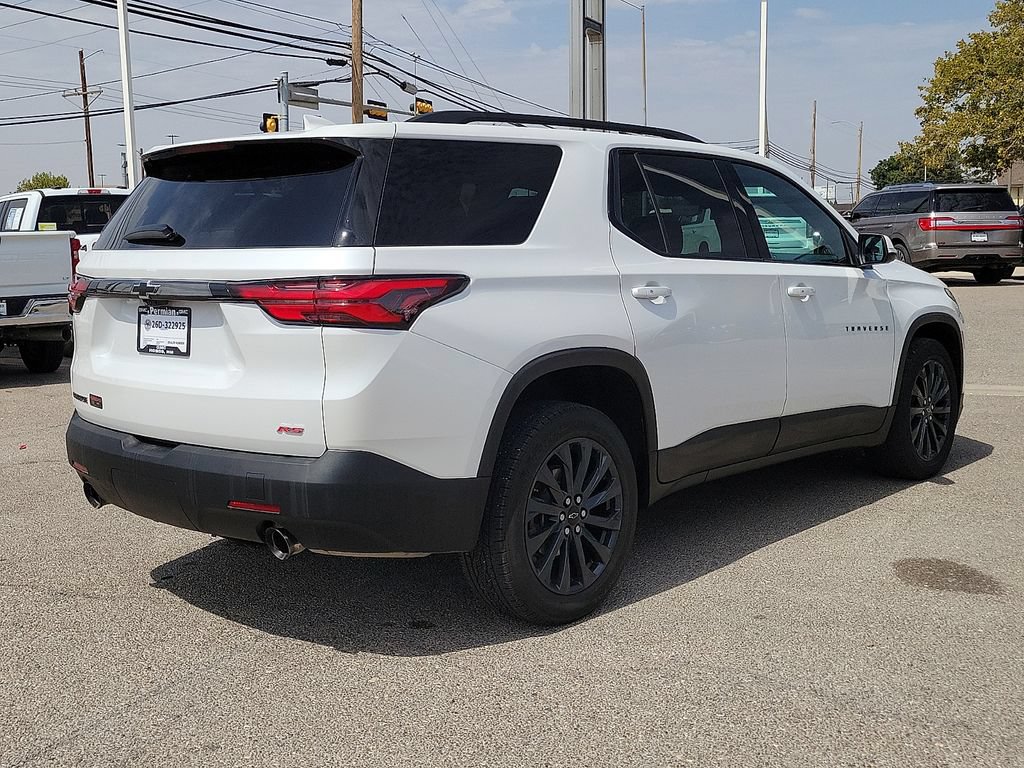 Used 2023 Chevrolet Traverse RS FWD image 13