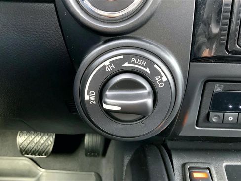 Used 2022 Nissan Titan PRO-4X w/ Pro-4x Convenience Package image 36