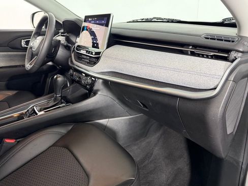 Used 2022 Jeep Compass Latitude image 30