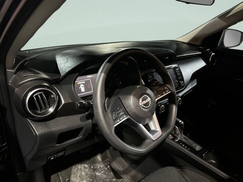 Used 2024 Nissan Kicks SV image 10