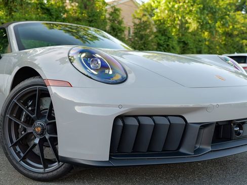 Used 2026 Porsche 911 Targa 4 GTS AWD/4WD image 18