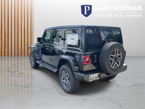 New 2025 Jeep Wrangler Sahara image 7