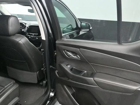 Used 2019 Chevrolet Traverse LT w/ LT Premium Package AWD/4WD image 9