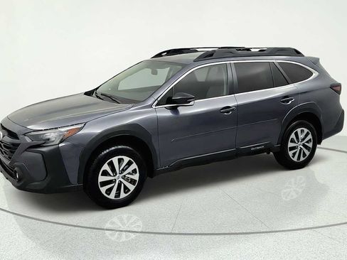 Certified 2025 Subaru Outback Premium AWD/4WD image 4
