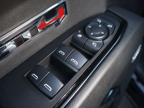 Used 2024 GMC Sierra 1500 AT4 w/ Technology Package image 8