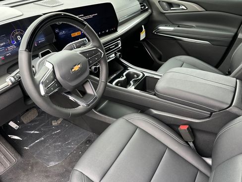 New 2025 Chevrolet Traverse LT w/ Enhanced Driving Package image 10