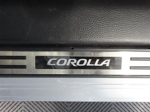 Used 2024 Toyota Corolla SE FWD image 18