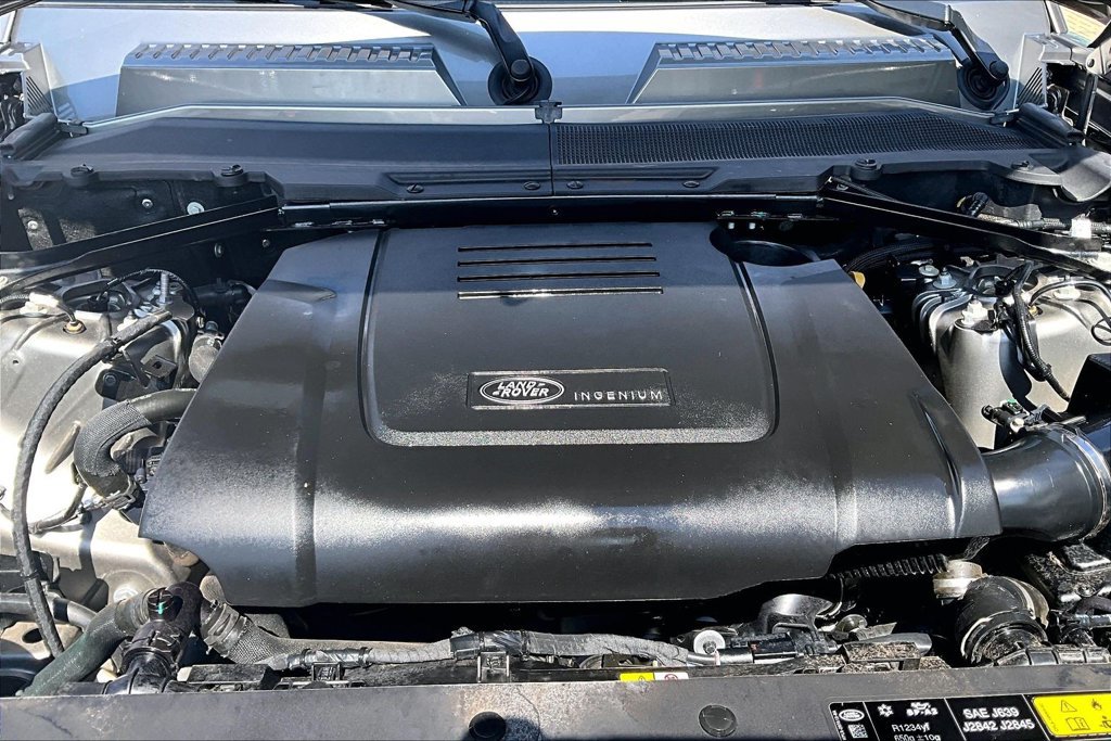 Used 2025 Land Rover Defender 110 S AWD/4WD image 9