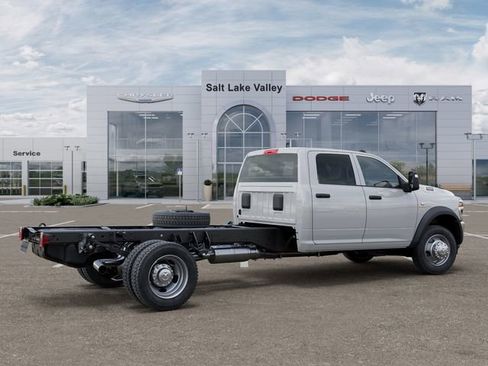 New 2026 RAM 5500 Tradesman w/ Chrome Appearance Group AWD/4WD image 4