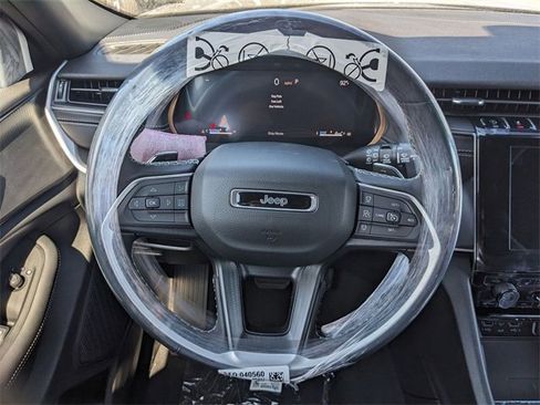 New 2025 Jeep Grand Cherokee L Altitude image 17