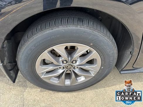 Used 2023 Toyota Sienna LE w/ LE Plus Package FWD image 10