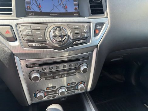 Used 2019 Nissan Pathfinder SL AWD/4WD image 17