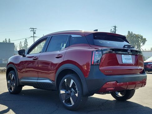 New 2026 Nissan Kicks SR image 2