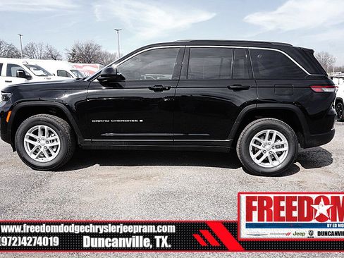 New 2026 Jeep Grand Cherokee Laredo image 2