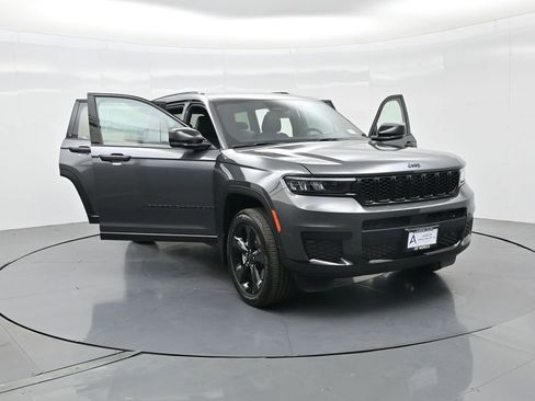 New 2025 Jeep Grand Cherokee L Altitude image 39