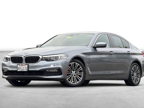Used 2018 BMW 530e w/ Premium Package 2 image 2