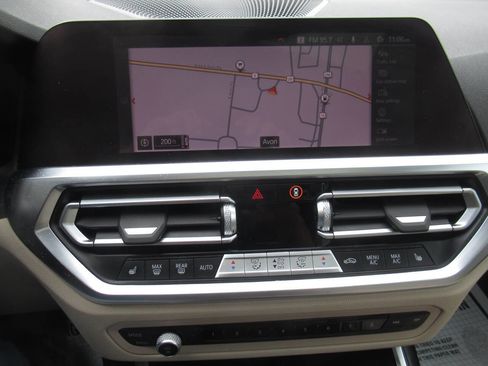 Used 2022 BMW 330i xDrive Sedan w/ Premium Package image 29