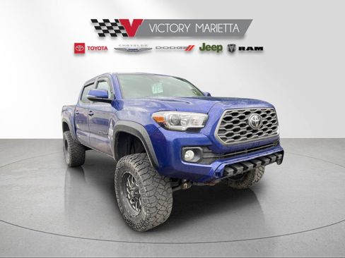Used 2022 Toyota Tacoma TRD Off-Road AWD/4WD image 3